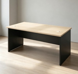 Bureau commercial moderne rectangulaire en bois AY V-GT, plateau gris clair, pieds gris foncé, autoportant, stable, minimaliste, DIY - Product Image 1