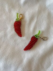 Magnifique porte-clés brodé artisanal de qualité supérieure avec un design floral élégant pour accessoires de mode - Product Image 4