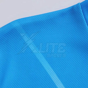 Camisetas y pantalones cortos de fútbol profesionales hechos de material duradero diseñados para máxima comodidad y rendimiento en el campo. - Product Image 3