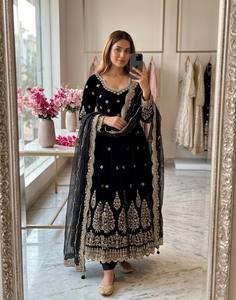 Robe Anarkali noire brodée à manches longues, longueur cheville, avec dupatta, tenue traditionnelle indienne et pakistanaise pour femmes - Product Image 3