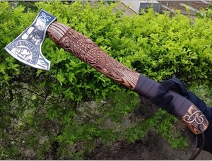 Hacha Tomahawk Personalizada con Diseño de Diosa Alada, Hoja de Acero Forjado, Mango de Madera, Herramienta de Supervivencia, Diseño de Tomahawk Personalizado - Product Image 5