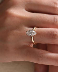 Anillo de Compromiso/Boda de Diamantes Amarillos en Oro de 14K, Estilo Vintage para Mujer, Corte Ovalado, Diamante Cultivado en Laboratorio VS, Certificado IGI Clásico - Product Image 3