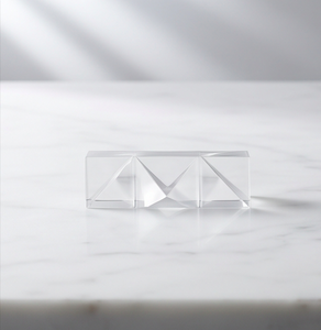 Repose-cuillère en plastique transparent, design géométrique, parfait pour la cuisine et la salle à manger - Product Image 1