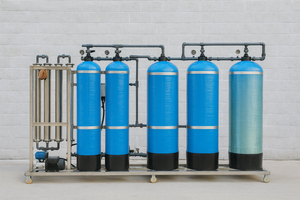 Système de traitement de l'eau par osmose inverse automatique FRP RO de 5000 LPH pour usage industriel - Product Image 4