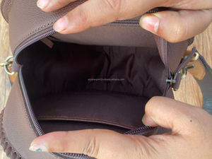 Meilleures ventes Sacs à bandoulière ronds en cuir suédé usiné à la main pour femmes Sacs à main de créateur tendance pour dames Cantine - Product Image 6