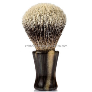 Brocha de Afeitar de Cuerno de Búfalo Impermeable de la Mejor Calidad, Hecha a Mano con Cerdas de Pelo de Tejón Premium, Mango Pulido Estilo Animal, Suave - Product Image 3