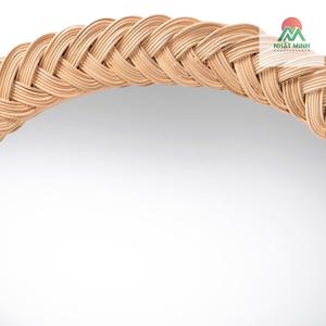 Espejos hechos con delicadas hebras de ratán crean un encantador y bohemio estilo playero con un toque ligero y aireado. - Product Image 3