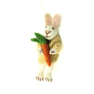 Ornement de lapin en laine écologique fait main avec motif de carotte pour la décoration de la maison à l'occasion de Pâques - Product Image 4