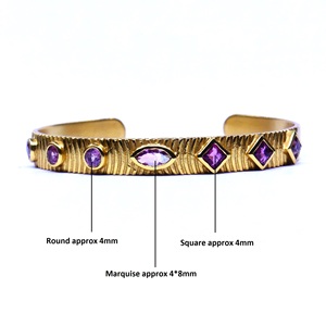 Pulsera Geométrica Chapada en Oro de 22k con Amatista Engastada en Bisel, Clásica para Uso Diario Femenino - Product Image 2
