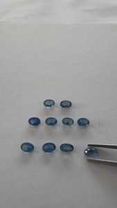 Saphir synthétique bleu taille coussin avec effet de feu, taille diamant, certifié, pierre brute pour joaillerie fine - Product Image 3