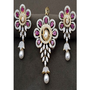 ชุดสร้อยคอและต่างหูประดับเพทายเคลือบทองสีขาวคุณภาพพรีเมียมวัสดุทองเหลืองสำหรับงานแต่งงานของผู้หญิง - Product Image 1