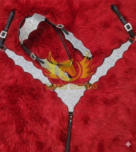 Conjunto de arreos para caballo de cuero genuino ligero con cristales personalizados, incluye cabezada, pechopetral y sillas de montar, para caballo western de temporada - Product Image 1