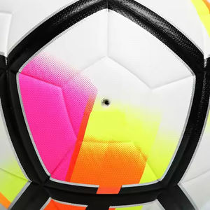 Balones de Fútbol Clásicos Transpirables Cosidos a Mano en Colores Personalizados, Suministro de Fábrica con Logotipo Personalizado, Buen Precio para Balones de Fútbol de Calidad - Product Image 5