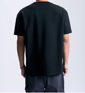 เสื้อยืดโอเวอร์ไซส์ผู้ชาย คอตั้ง ผ้าทวิลล์ โพลีเอสเตอร์ 100% หนานุ่ม ล้างสีแบบแอซิดวอช พร้อมโลโก้สั่งทำพิเศษ สไตล์สตรีทแวร์ ODM - Product Image 4