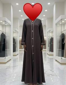 Hermosa Bufanda Islámica con Botones Decorativos y Apliques de Diamantes, Diseño de Mármol Importado, Mismo Color que el Burkha Hiyab - Product Image 4