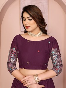 Lehenga Choli élégant en Georgette brodé avec dupatta ajouré - Product Image 6