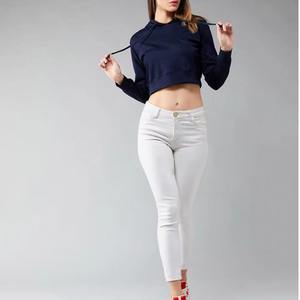 Sweat à capuche court en polaire épaisse double couche pour femme, col montant, meilleure qualité, logo personnalisé positionné à l'avant, conception OEM - Product Image 2