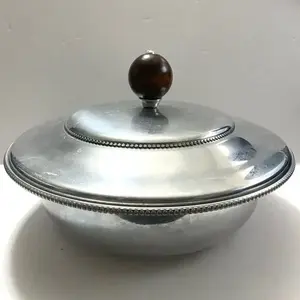 หม้อสแตนเลสมีฝาปิด ดีไซน์ทันสมัย |   ครัวสมัยใหม่ที่จำเป็นสำหรับการเสิร์ฟอาหารร้อน - Product Image 2