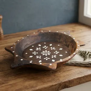 Plateau décoratif vintage indien en bois avec incrustations de os, fait main, pour bougies, serviettes de salle de bain, décoration de console ou de buffet - Product Image 4