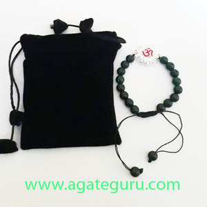 สร้อยข้อมือลูกปัดอาเกตสีดำธรรมชาติพร้อมสายโยคะพร้อมจี้โอห์ม - Product Image 1