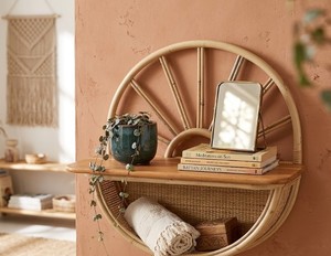 Étagère murale demi-lune en rotin artisanal avec panier de rangement tressé, organisateur suspendu décoratif pour salon, chambre d'enfant et usage domestique - Product Image 5