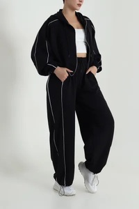 Veste zippée à capuche noire pour femme, coupe droite, manches longues, coupe-vent, couleur unie, polyester, séchage rapide, décontractée, en polaire, pour l'automne - Product Image 3