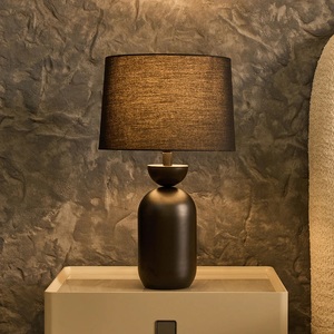 Lámpara de Mesa Metálica Midnight Capsule con Pantalla de Lino Negro, Acabado Mate, Base Estable, Iluminación Ambiental Suave - Product Image 5