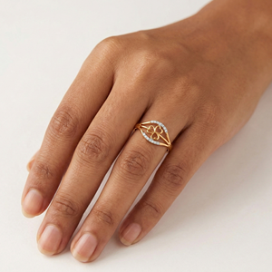 Anillo de Oro Amarillo con Diamante Natural de 0.08 Quilates, Color H I, Corte Brillante Redondo, Joyería Fina Clásica - Product Image 1