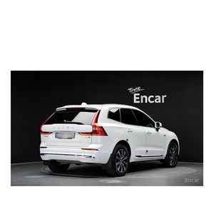 Volvo XC60 B5 Ultimate 2023 avec caméra de recul, boîte automatique, sièges en cuir, conduite à gauche - 35 194 km - Product Image 2