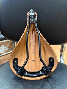 Sillín de Bicicleta Vintage de Cuero Genuino de Grano Completo Hecho a Mano de Primera Calidad con Doble Resorte, Fabricante OEM/ODM para Adultos Unisex - Product Image 4