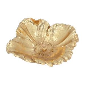 Bol de service en aluminium de finition dorée au design de fleurs étonnantes pour la maison, l'hôtel et le restaurant - Product Image 1