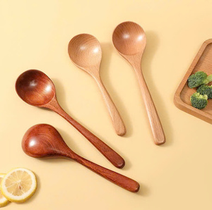 Cuchara de Madera Simple Hecha a Mano, Utensilio de Cocina Natural, Proveedor Mayorista de Exportación Directo de Fábrica en Vietnam - Product Image 5