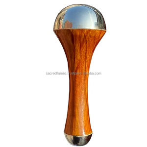 OEM Baguette de massage ayurvédique Kansa Vataki avec manche en bois pour les pieds, le corps et le visage, pour spa et bien-être, vente en gros - Product Image 5