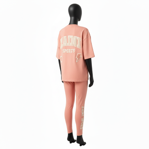 Ensemble haut et legging pour femme en coton et élasthanne de haute qualité, 230 GSM, tissu respirant et doux, logo brodé. - Product Image 5