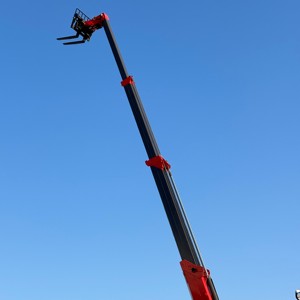 מלגזה טלסקופית בעלת כושר הרמה של 4 טון, גובה הרמה של 17.6 מטר, מנגנון הליכה מסוג סרטן, תפעול גמיש. - Product Image 6