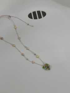 Collier Pendentif Bohème Pastel Style OEM/ODM en Gros du Vietnam, Breloque Florale Perlée pour Usage Quotidien, Bijou Tendance, Cadeau Idéal - Product Image 4