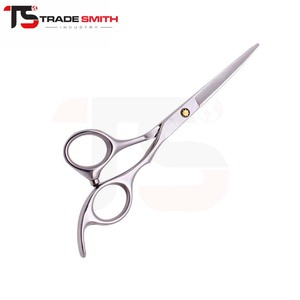 Tijeras de peluquería clásicas TSI de acero inoxidable, herramienta para cortar el cabello para barberos profesionales, estilistas y profesionales de la peluquería. - Product Image 2