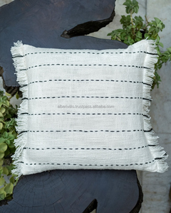 Oreiller brodé décoratif housse de coussin carré 18x18 indien gros pliable jeter housse de coussin sur pas cher prix - Product Image 2