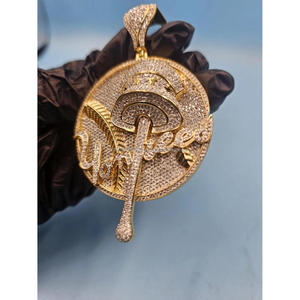 Pendentif en forme de champignon fait main avec diamant de laboratoire, design de bijoux hip-hop tendance pour le streetwear - Product Image 1