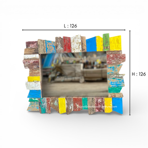 Miroir artisanal multicolore en bois de bateau recyclé, couleur naturelle, pour décoration murale et intérieure, salon ou chambre. - Product Image 1