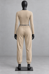 Ensemble de détente 2 pièces beige pour femme : haut à manches longues col rond et pantalon de jogging - Product Image 3