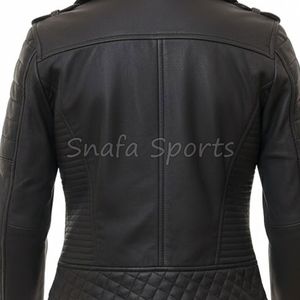Chaqueta de cuero para mujer, pieza de moda refinada, ideal para un estilo formal, casual y para motociclistas. - Product Image 5