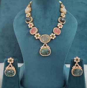 สร้อยคอฟิวชั่นคุณภาพพรีเมียมพร้อมต่างหูสวยงามสำหรับผู้หญิง เหมาะสำหรับงานปาร์ตี้ งานแต่งงาน และงานเฉลิมฉลองต่างๆ - Product Image 3