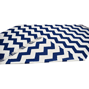 Tapis d'intérieur Chevron Zig Zag tissé à la main, bleu marine et blanc, géométrique, en coton à poils ras, pour salon, chambre ou décoration de chevet, style côtier - Product Image 1