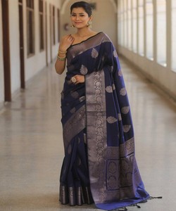 Sari de seda azul oscuro con borde de zari plateado, ropa tradicional india para bodas, para mujeres - Product Image 1