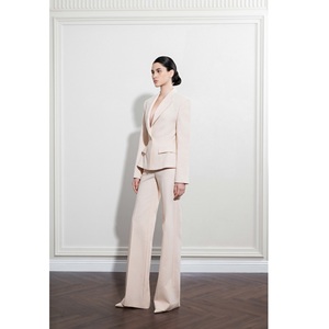 เสื้อเบลเซอร์ผู้หญิงทรงสวย รุ่น ELISE FIT BLAZER เนื้อผ้านุ่ม คอปกแบบเว้า ความยาวปกติ ชุดเสื้อเบลเซอร์สำหรับผู้หญิง - Product Image 1