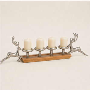 Candelabro de lujo de aluminio plateado con forma de reno y base rústica de madera de mango, de 4 pilares, para las fiestas navideñas. - Product Image 1