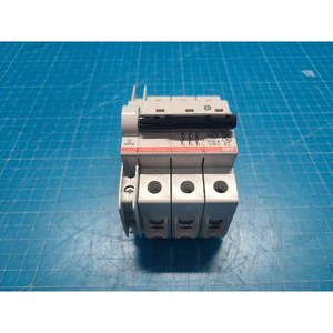 ABB S203U S203U K32A + S2C-H6RU ที่ใช้เป็นชิ้นส่วนอุปกรณ์เซมิคอนดักเตอร์แบบดั้งเดิม - Product Image 2