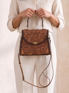 Sac fourre-tout en cuir brodé fait main avec fermeture magnétique, motif floral, style vintage, pour les voyages quotidiens et la plage - Product Image 4