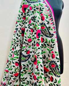 Dupatta Phulkari 2025 con Bordado Intenso, Tradicional Punjabi, Hecho a Mano, para Novias, Bodas, Étnico, Festivo - Product Image 2